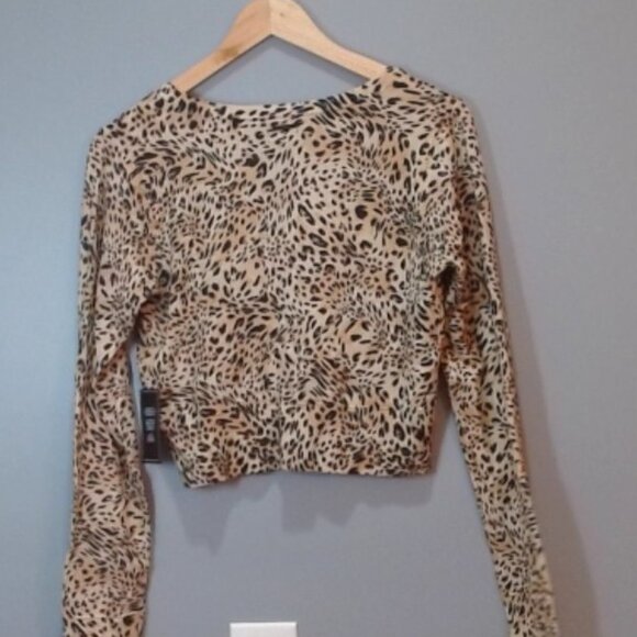 Volcom Leopard Print Button-Up Cropped Sweater Long Sleeve Size Small - Picture 2 of 2